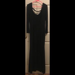 Black backless long sleeve maxi